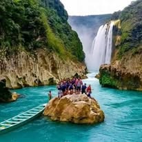 Grupo en la Huasteca Potosina